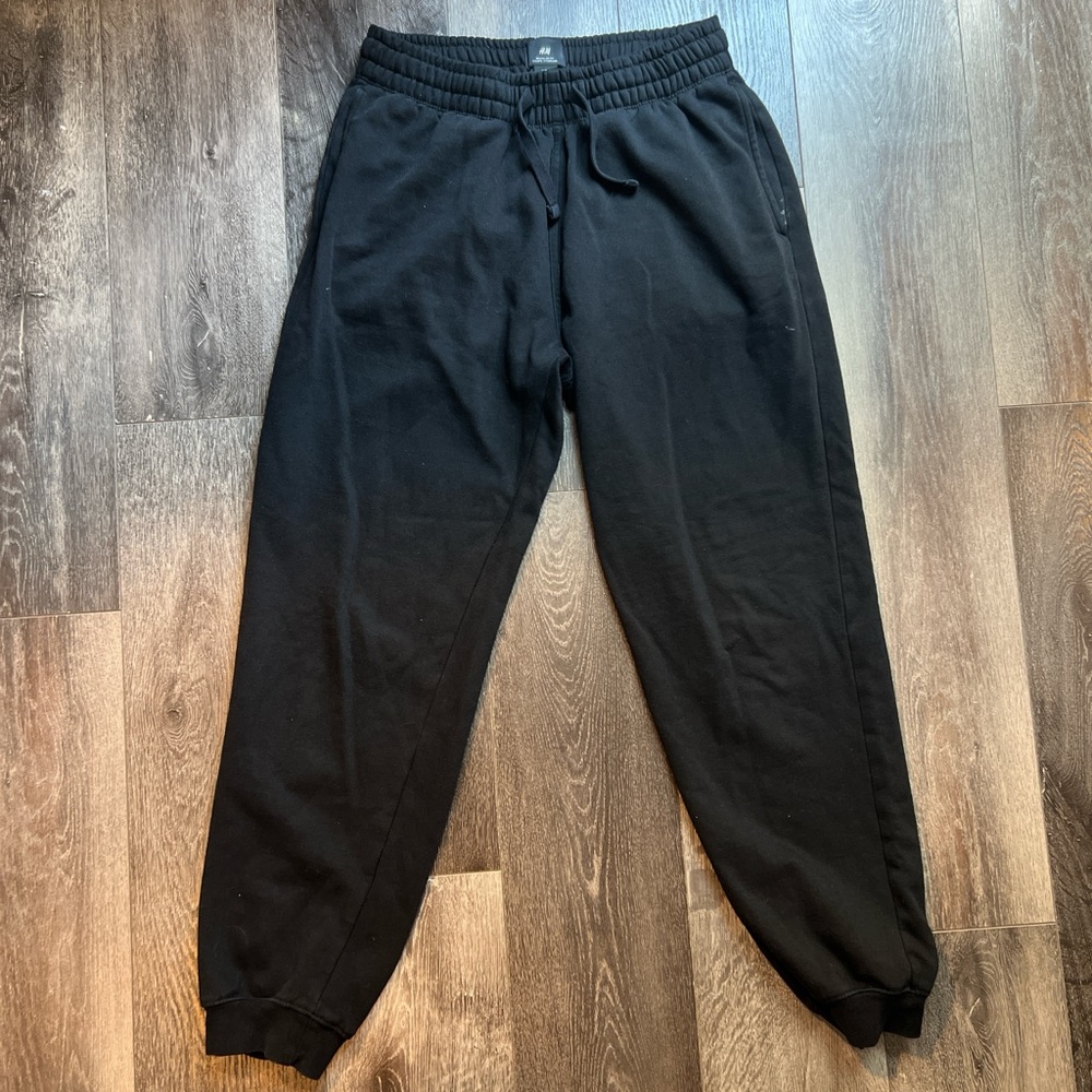 H&M Black Sweatpants with Elastic Waistband and Tapered Ankles